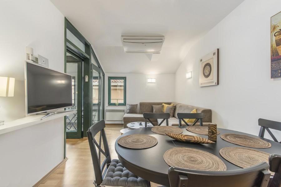 Apartment Matea Novigrad Istria エクステリア 写真